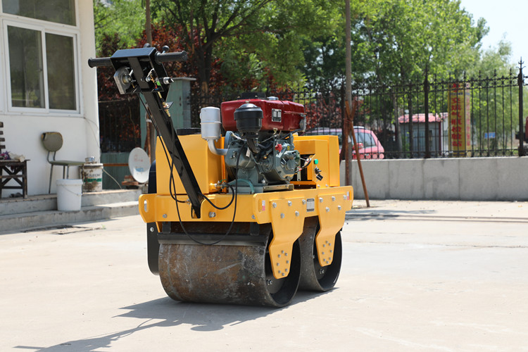 為什么小型壓路機(jī)會(huì)漏油？該如何解決？