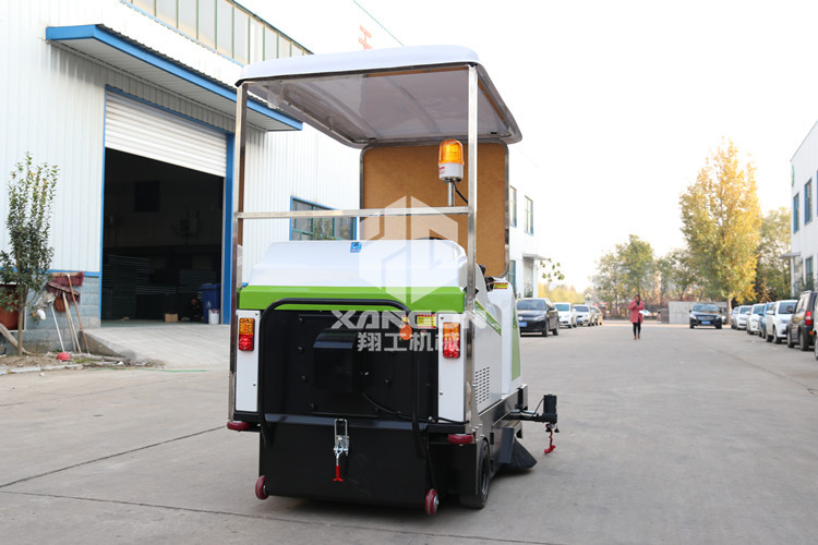 電動掃地車生產廠家告訴你掃地機購買的必要性！